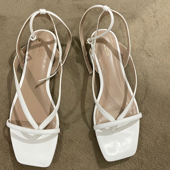 Aldo white/nude with gold on heel (mini heel) - size 10 - Picture 1 of 4